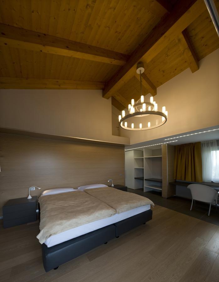 Casa Nelle Vigne Lägenhet Castiglione Tinella Exteriör bild